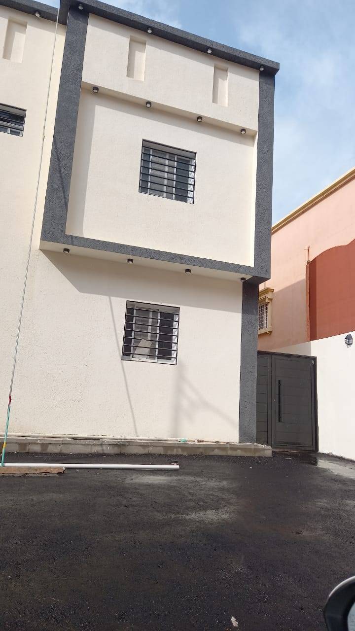 عمارة سكنية دورين بالقرب من أسواق النقيل - صورة 1