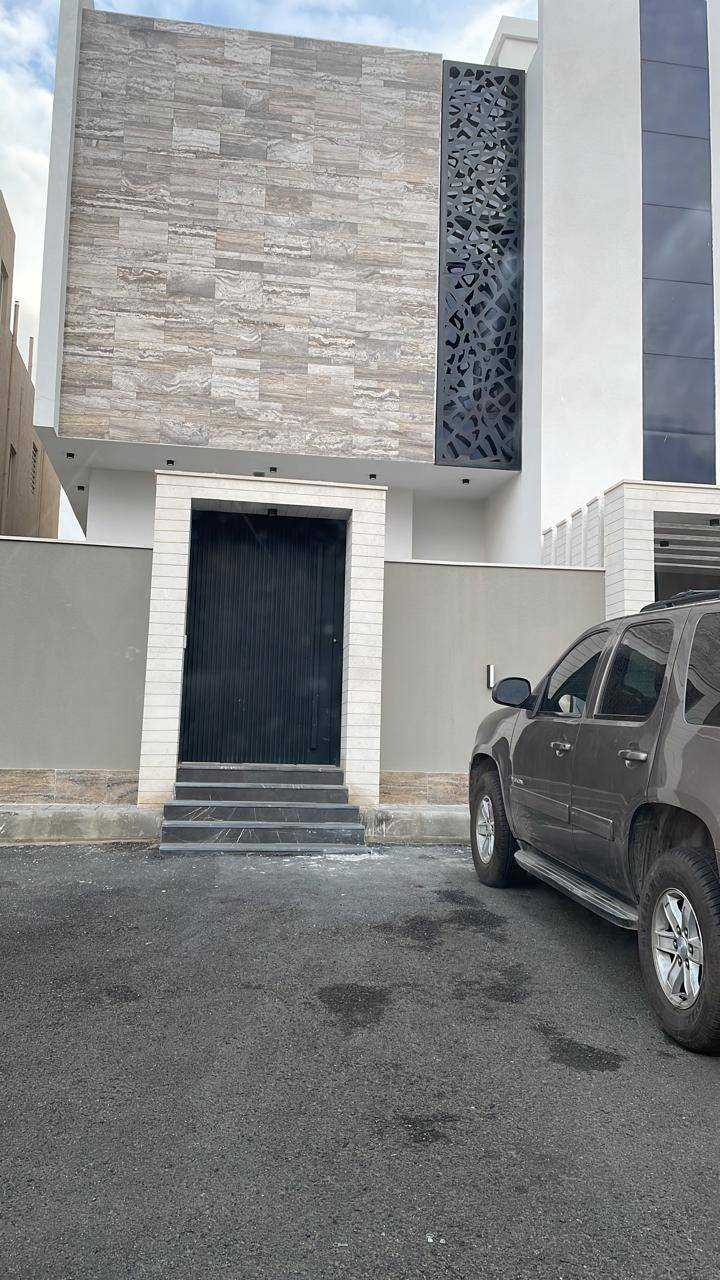 شقة 6 غرف مؤثثه للبيع - صورة 1