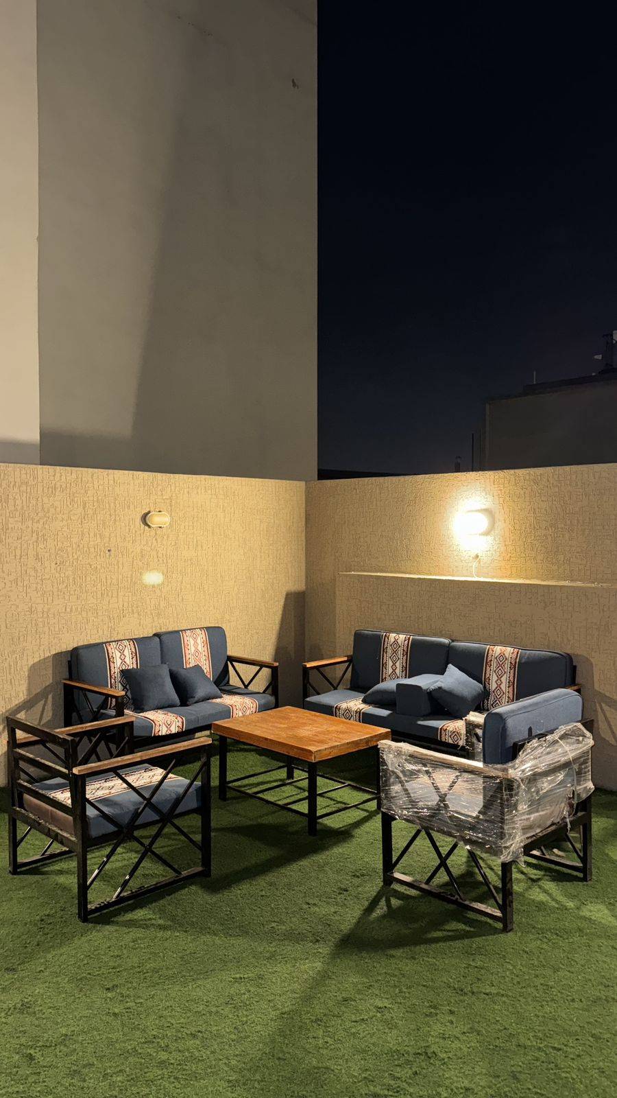 شقه مكونه من غرفتين مؤثثه بالمشارف - صورة 1