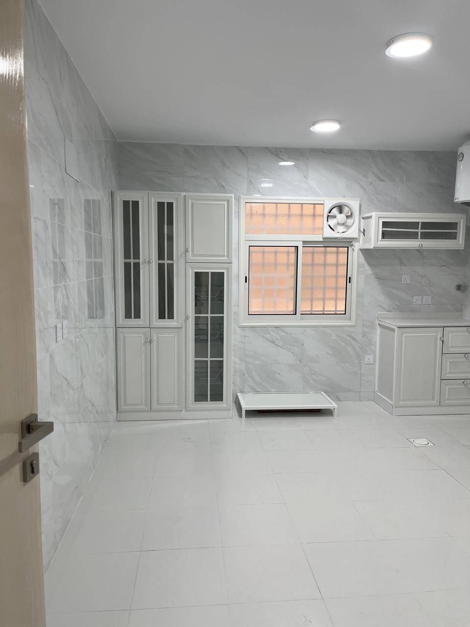 بدروم 3 غرف مستقل بحوش - صورة 1